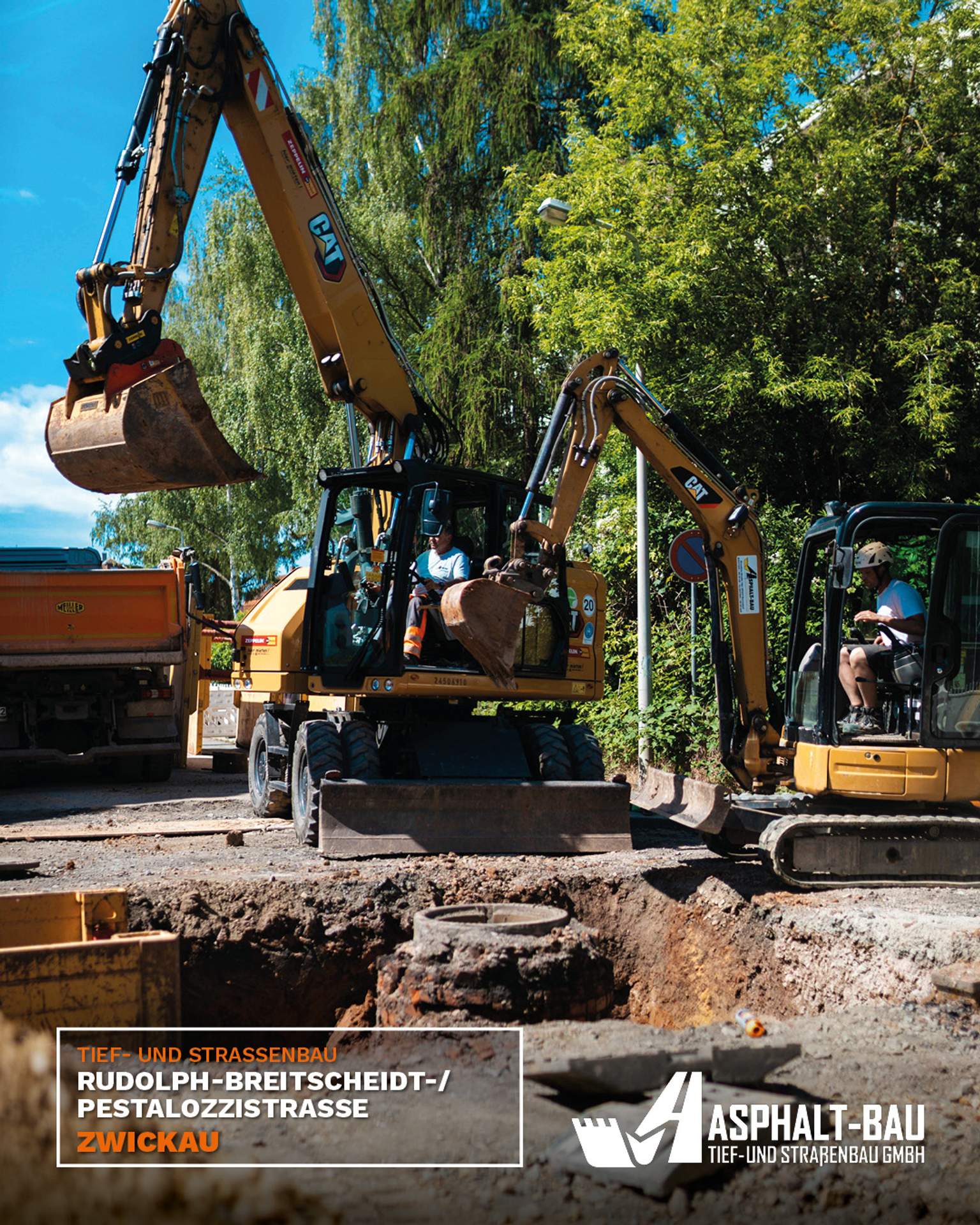 Tief- und Straßenbauarbeiten an der Rudolph-Breitscheid-Straße und Pestalozzistraße in Zwickau mit Baggern und Baumaschinen von Asphalt-Bau Tief- und Straßenbau